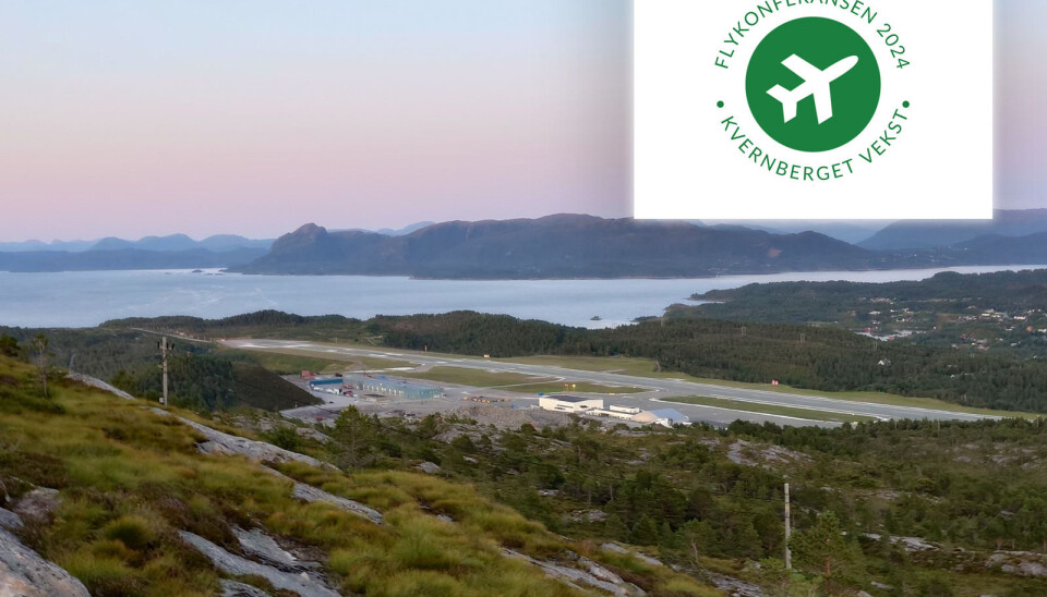 Kristiansund lufthavn Kvernberget, sett fra toppen av selve Kvernberget.