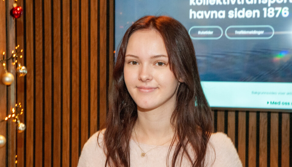 Cornelia Bæverfjord Roksvåg (19) fra Frei i Kristiansund sier hun har hatt en god oppvekst: – Idretten i Kristiansund har for meg alltid vært et samlet miljø der jeg har truffet venner, sier Cornelia, som nå er lærling OKSR, salg og reiseliv , hos Kristiansund kommunale sundbåtvesen: Cornelia Bæverfjord Roksvåg (19) fra Frei og Gomalandet i Kristiansund sier hun har hatt en god oppvekst: – Idretten i Kristiansund har for meg alltid vært et samlet miljø der jeg har truffet venner, sier Cornelia, som nå er lærling OKSR, salg og reiseliv , hos Kristiansund kommunale sundbåtvesen: