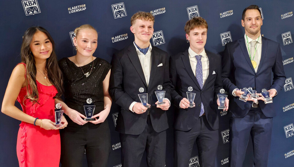 Glade prisvinnere, f.v.: Marta Yunlu Gjeldnes, Marte Saugen, Fredrik Hoel, Oskar Siira Sivertsen og Michael Lansing fikk priser under årsfesten på Slatlem fredag 6. desember 2024.