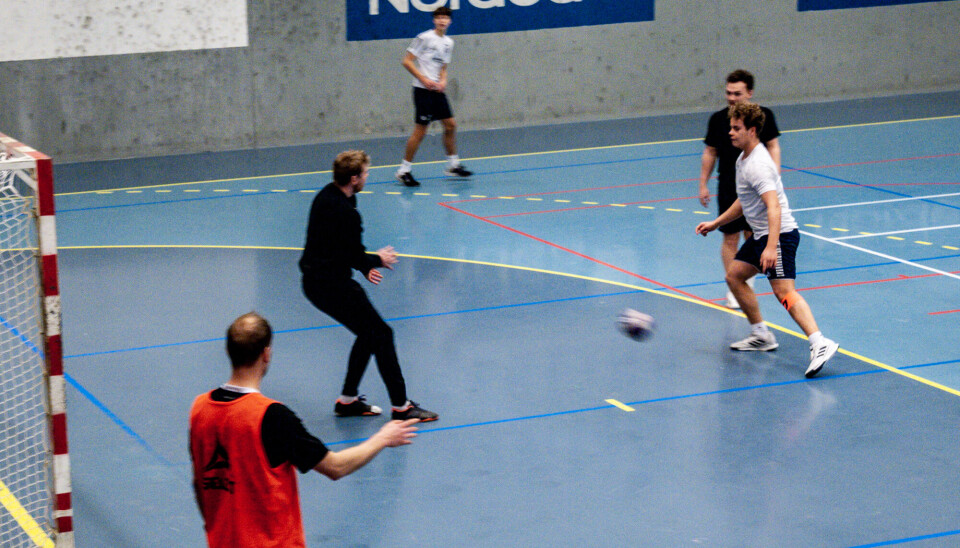«95- kullet» i kamp mot «Power Sales Team».