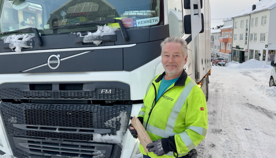 Jan Kenneth Glomstad som akkurat her hentet en pakke hos Husfliden i Hauggata.
