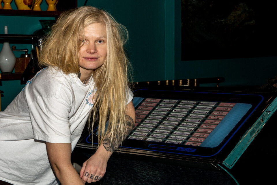 Helle ved jukeboxen på Plan A