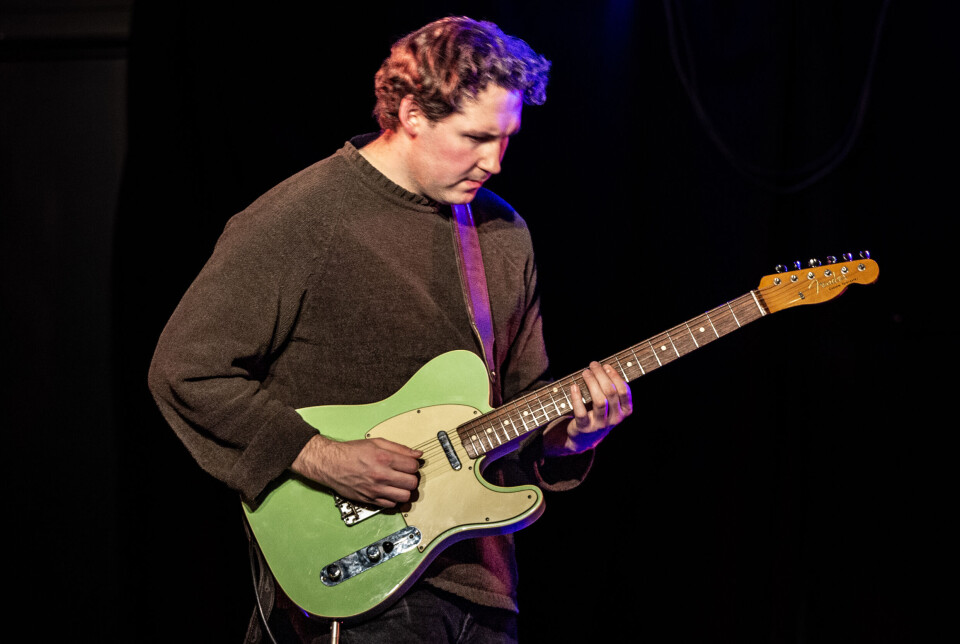 Simen Walle trakterte Fenderen helt upåklagelig med nydelige soloer som ga Shakai den råheten og et hint av rock opp mot det melankolske og jazzete delene av konserten. Dette liker vi!