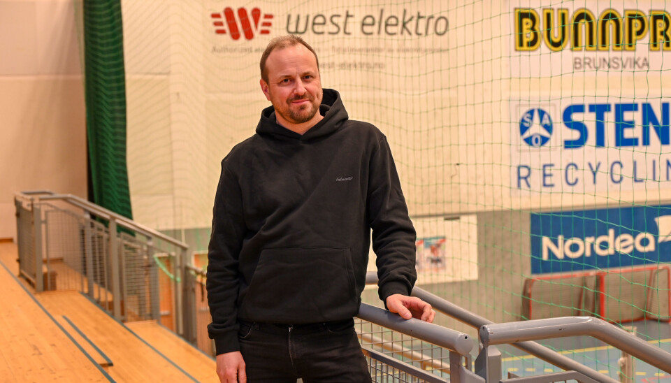 Vegard Hoel er ny daglig leder i Braatthallen AS. Her er han inne i selve hallen torsdag 30. januar 2025.