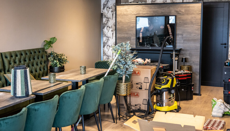 Her er det mye arbeid som står igjen før kundene kan nyte fire pils og en pizza på Bar 75.