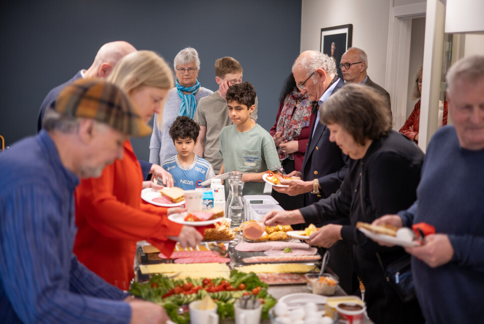 LO Ytre Nordmøre, i samarbeid med Arbeiderpartiet, Sosialistisk Venstreparti og Rødt, inviterte til tradisjonell 1. mai-frokost på Folkets Hus.