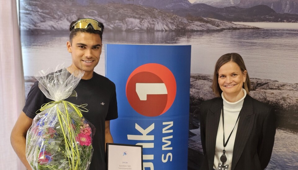 Kristoffer Sagli og Berit Skralthaug, banksjef i Aure.