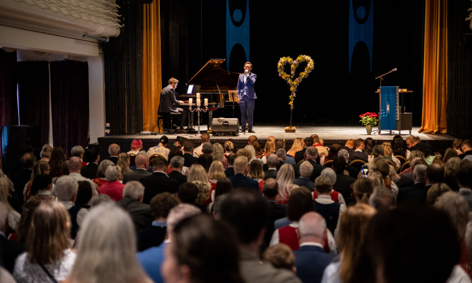 Det var trangt om plassen da tolv navnebarn med familie, slekt og venner var samlet til navnefest if Festiviteten.