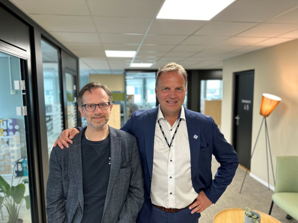 Fra venstre: Einar Bergem, administrerende direktør i Sparebank 1 Økonomipartner og Allan Troelsen, Styreleder i SpareBank 1 Nordmøre.