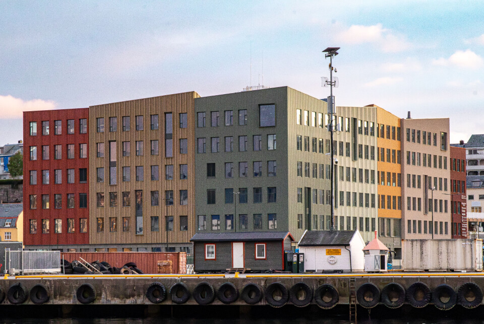 Campus bygget, tatt fra vågen.