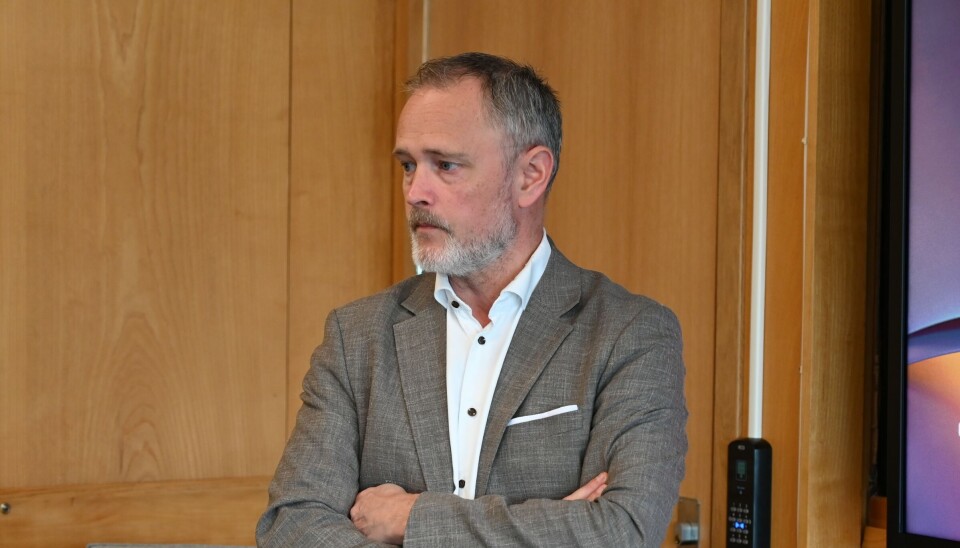 Kommunedirektør Arne Ingebrigtsen redegjør for økonomisk status til Hovedutvalg helse, omsorg og sosial i Kristiansund.