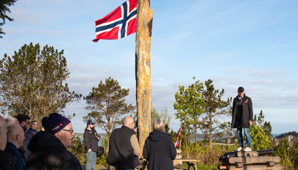Geir Gjengstø fra Lions Club, Kristiansund holder tale til de fremmøtte.