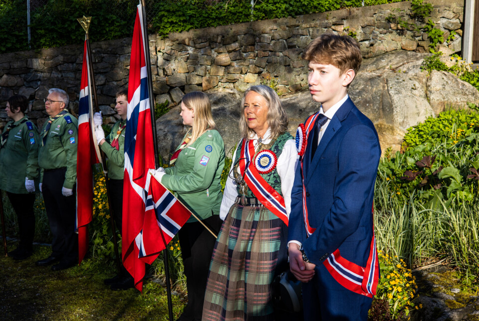 Ved Kirkelandet kirke ligger Kristiansunds minnesmerke over terrorangrepene 22. juli 2011. Her holdt Marius Ringstad fra 17. maikomiteen tale og la ned krans på vegne av kommunen.