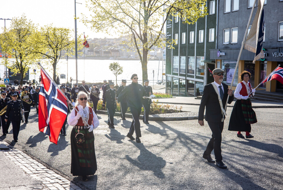 Tempotoget har utført dagens første viktige oppgave. Klokken er enda ikke 08.00 på denne vakre 17. maidagen.