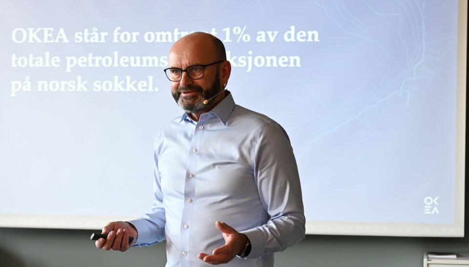 PETROLEUMSNÆRINGEN: Tor Bjerkestrand fra OKEA AS forklarer betydningen av 1 % i petroleumsnæringen på Petropolen i Kristiansund.