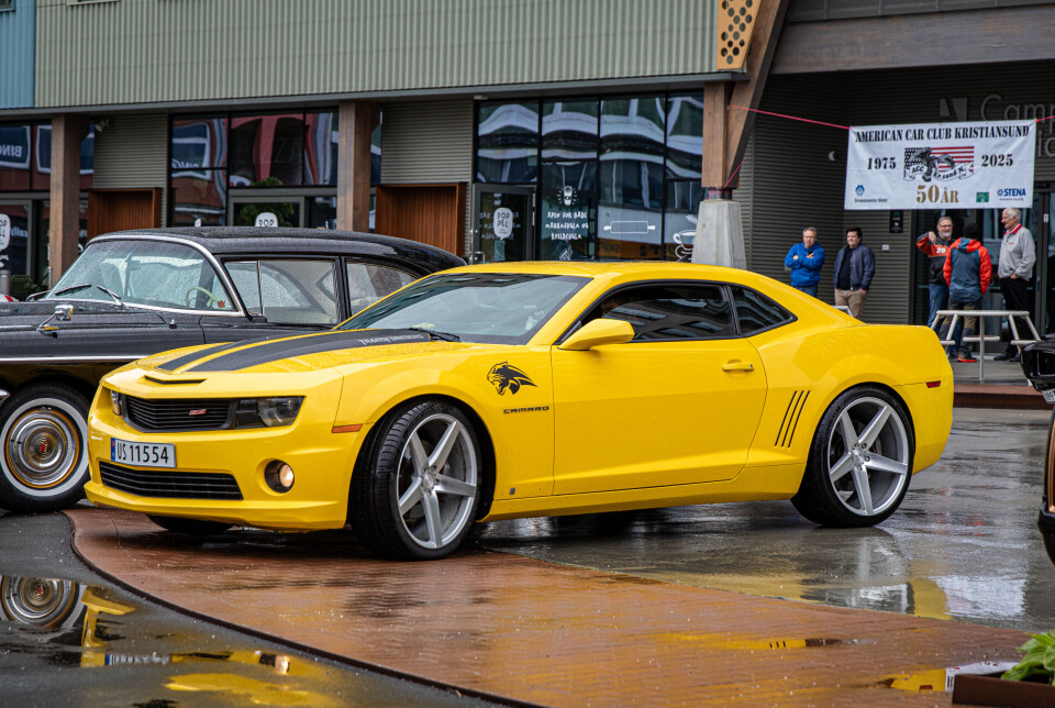 Chevrolet Camaro.