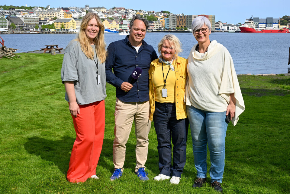 TV 2 sitt team fra God morgen Norge besøkte Kristiansund tirsdag 3. juni. Her hilser reporter Bjarte Ragnhildstveit på t.v.: markedssjef Eline Karlsdatter Fladseth i Visit Nordwest og t.h.: produktsjef Synnøve Henden i Visit Nordwest og prosjektleder Synnøve Nes i Kristiansund og Nordmøre Næringsforening (KNN).