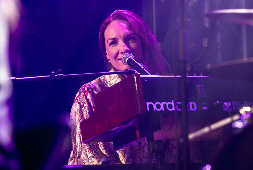 Hilde Norbakken er vokalist og pianist i Dance With a Stranger.