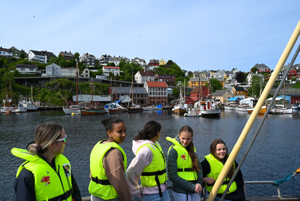Elevene foran Mellemverftet i Kristiansund.