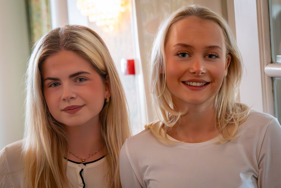 Fv. Runa Glomstad Frøytun (18) og Susanne Hanneseth (18) fra Kristiansund.