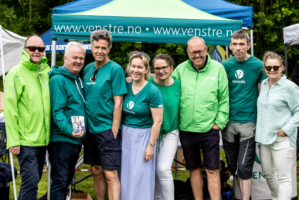 Kristiansund venstre: f.v. Andreas Sandvik, Tore Larsen, Erik Rolfsen, Hilde Eeg, Gudrun Johannesen Karlsen, Pål Farstad, Tord Nygård og Ingeborg Fagerlie.