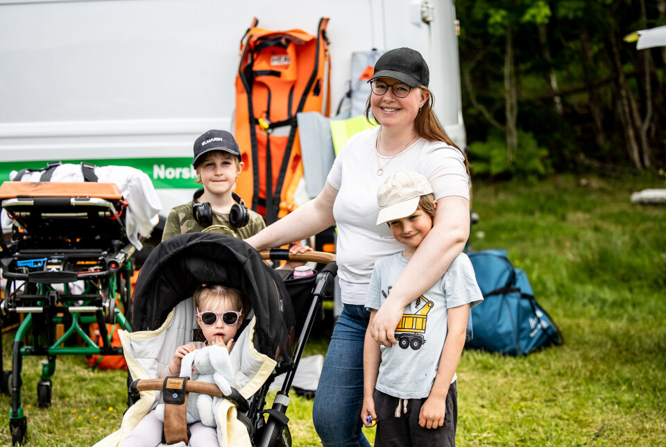 Mange familier hadde tatt turen til Folkeparken. Fra venstre: Elias André, Emilie Aurora, Maren og Theo Alexander.