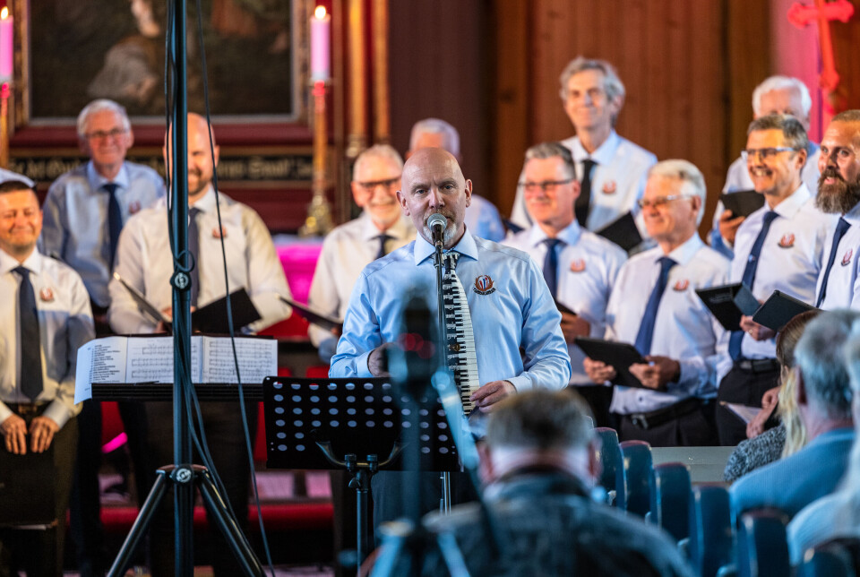 Tarrakarrain feiret 20 år i Kvernes kirke og innledet Sommerkonsertene på Kvernes.