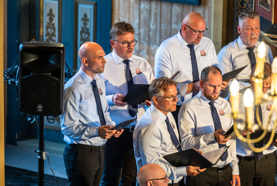 Tarrakarrain feiret 20 år i Kvernes kirke og innledet Sommerkonsertene på Kvernes.