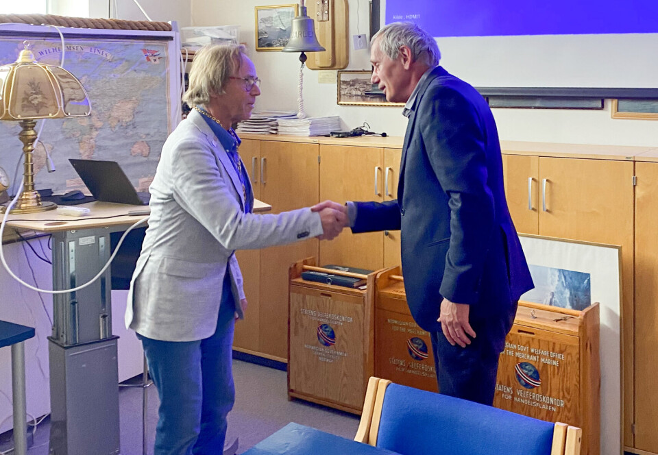 Johan Glass (t.v.) tar over plassen som president etter Trond Erik Hvam (t.h.)