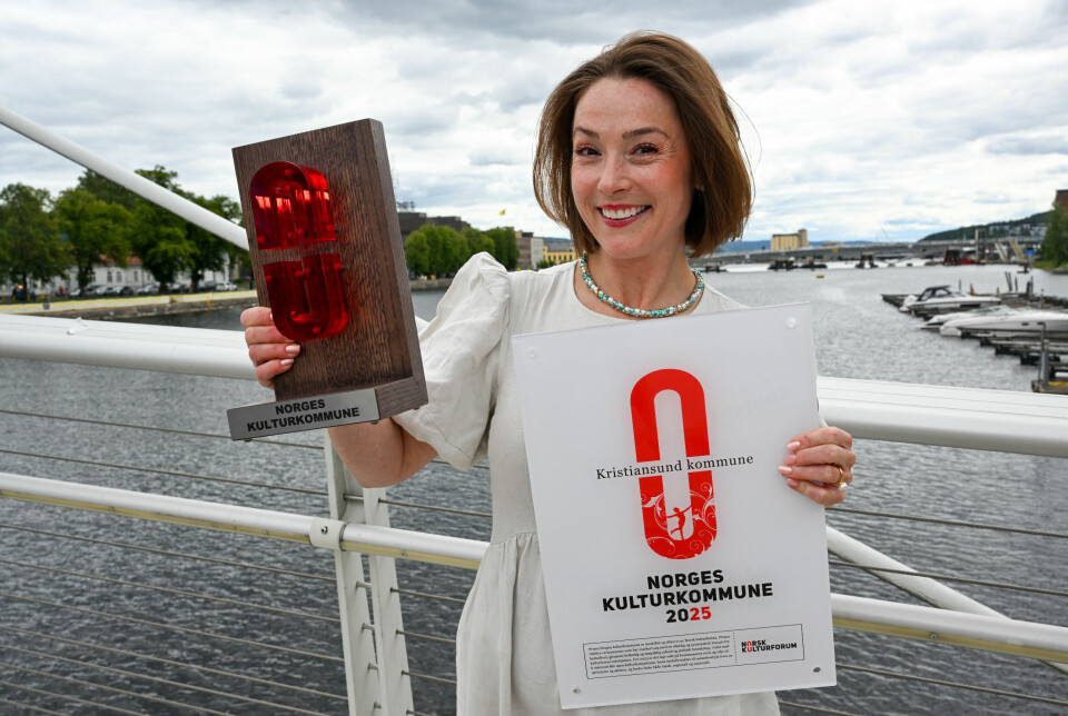 Toril Skram, kultursjef i Kristiansund kommune, på bruen Ypsilon i Drammen.