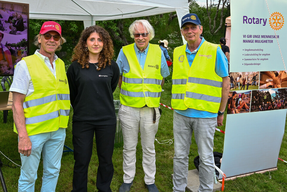 Egen stand på Folkefesten i Folkeparken. Fv.. Johan Glas, Neyen Picatto. Lars Liabø og Trond Erik Hvam.