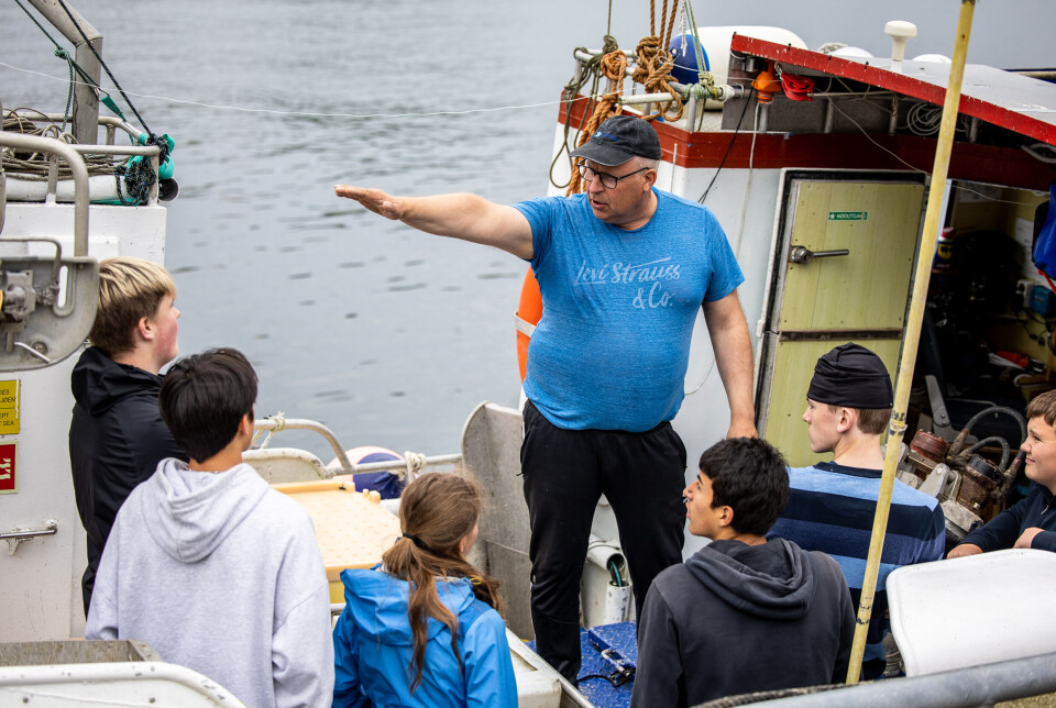 Åge Pedersen fra Averøy har vært med de to siste årene, og skal ha med seg ungdommer ut på fiske også i år. Han påpeker viktigheten av dette tiltaket for å få rekruttering til yrke, og at Sikkerhetsdagen gjør de bedre rustet til å gå ombord.