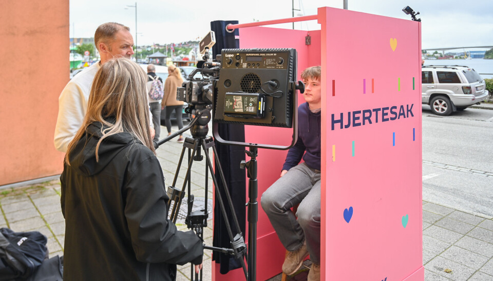Hermetisk innbokset og klarfor intervju i hjerteboksen.