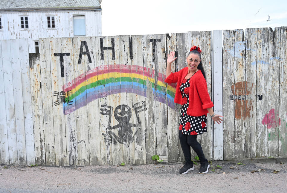 Hege Sky er primus motor i Innlendingen, en forening for lokalsamfunnet på øya kristiansunderne kaller «Tahiti». Tahiitbrygga er duket for Tahitifest lørdag 27. juni. FOTO: PER MORK