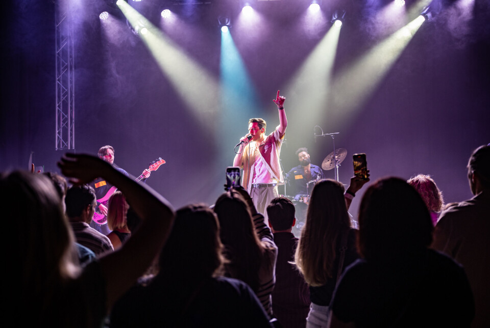 Fra venstre: bassist Espen Nyheim, Sacarias Lundstad (vokal/gitar), trommeslager Samuel Nimoson Jr. og gitarist Sitraka Andriana under konserten på Byscenen i Kristiansund.