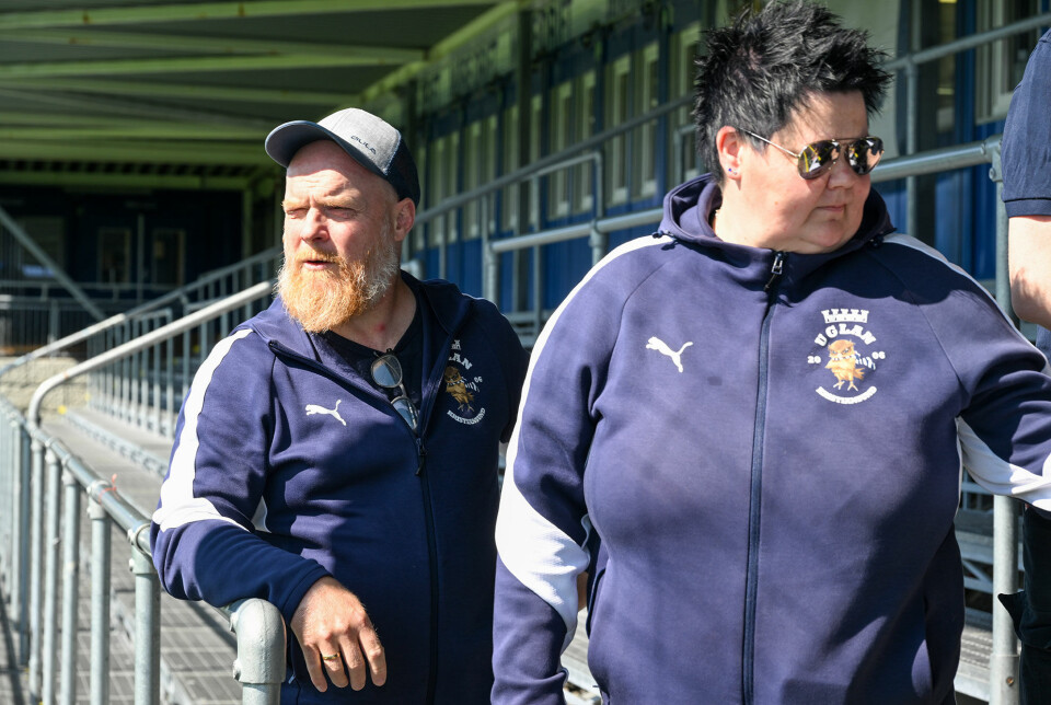 Svein Tore Nordgaard er nyvalgt styreleder i Uglan supporterklubb, som er Kristiansund Ballklubbs offisielle supporterklubb. Her sammen med avtroppende styreleder Aina Grønseth.