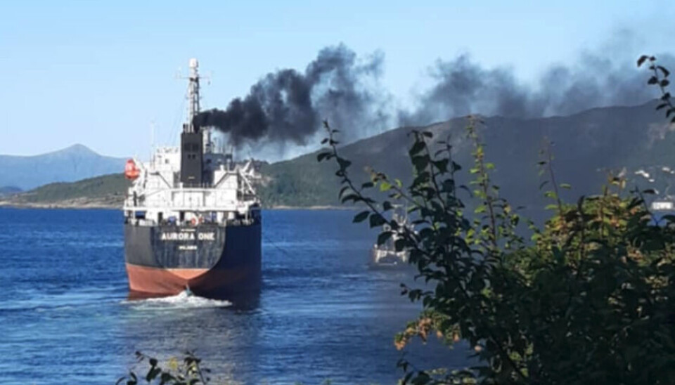 Her stikker «Aurora One» til havs ette å ha ligget til kai på Averøy Industripark i åtte måneder – få timer etter at Nordmørsposten skrev vår nyhetsak om skipet, en sak vi har jobbet med i flere uker..