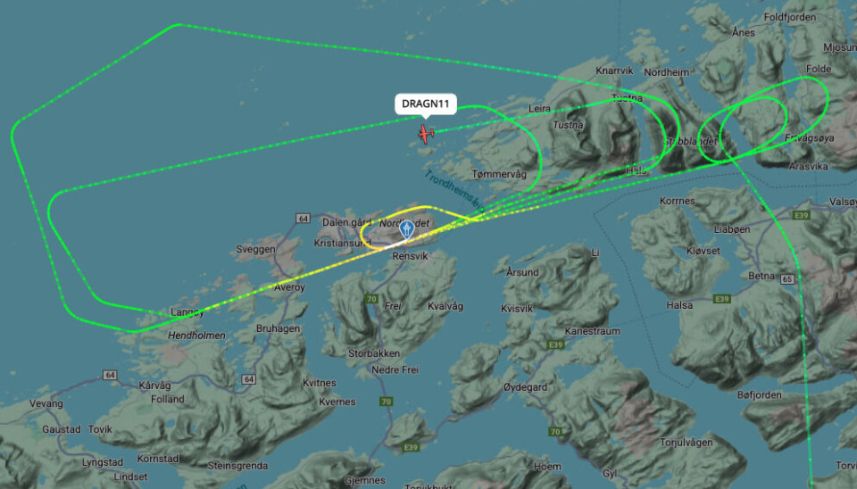 Skjermbilde fra Flightradar24 viser ruten til det amerikanske militærflyet Beechcraft C-12D Huron over Kristiansund torsdag formiddag. Flyet kom fra Oslo og returnerte dit etter kort opphold på Kvernberget.