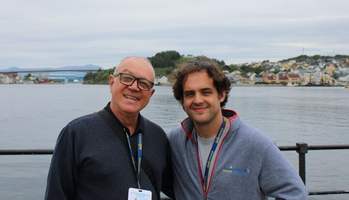 William Mendes (t.v.) og Ricardo Mourelle forteller at Kristiansund er en veldig populær destinasjon for deres turfølger. William Mendes (t.v.) og Ricardo Mourelle forteller at Kristiansund er en veldig populær destinasjon for deres turfølger.