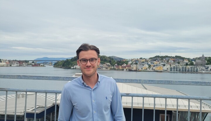 Henrik Sjøasæther Kleivenes jobber i Notar.