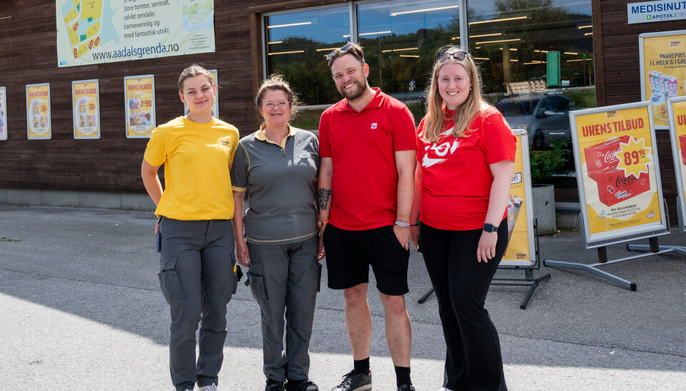 F.v. Marie Skog Trøan (sommervikar), Anita Sæterøy (ass. butikksjef Coop Prix Frei), Bjarne Lagesen (LO) og Emma Sandø Brekstad (LO).