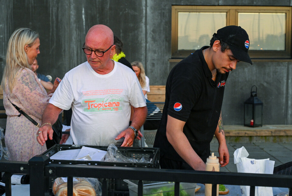 Tropicana sommerfest 12. juli på Kulturfabrikken i Kristiansund. Bjørn Terje Wiik og Kjell Helge Karlsen serverte burgere.
