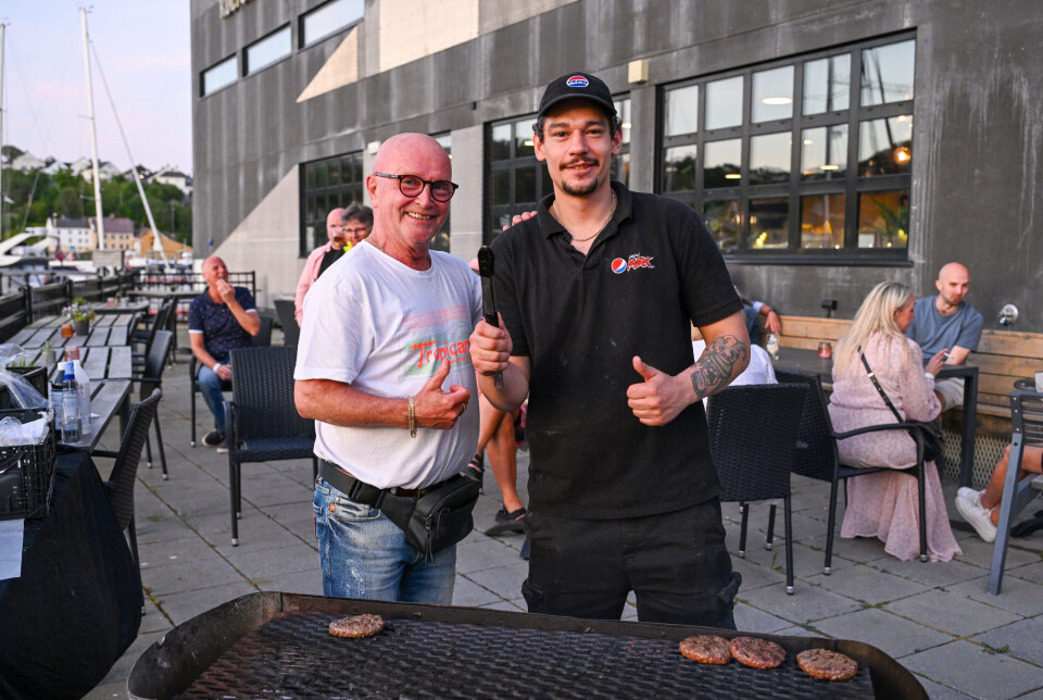 Tropicana sommerfest 12. juli på Kulturfabrikken i Kristiansund. Bjørn Terje Wiik og Kjell Helge Karlsen serverte burgere.