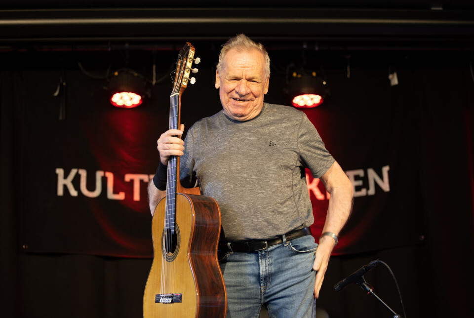 En gitarist stemmer av. Olaf Blakstad (70).