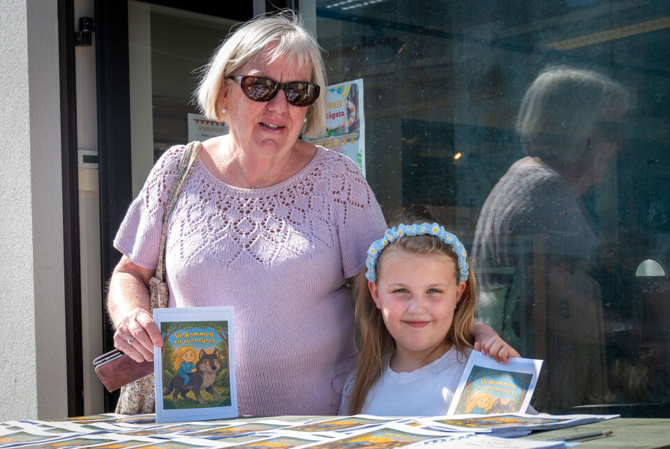 Eva Maur var med på fødselen til Celine Naas Havnen (10). Hun kjøpte en bok av den unge forfatteren. FOTO: VEGARD GRIMSTAD, VG MEDIA