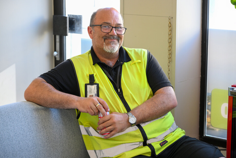 Jan Ove Kvande, trafikkbetjent hos Kristiansund Parkering AS, ble intervjuet i NP.no sine redaksjonslokaler og fikk en iskald Meir enn Cola.