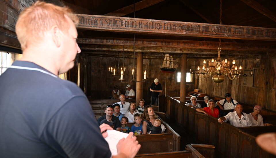 Arild Dybå-Eidem, daglig leder i Kristiansund Kommunale Sundbåtvesen Kf, på Grip. Her inne i Grip kirke. FOTO: JOHN BERGE