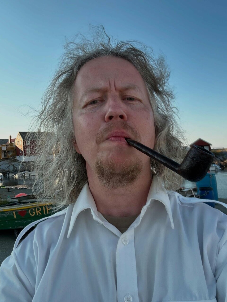 Sindre Stabell Kulø er både fungerende biskop og motormann på Grip-ruta.