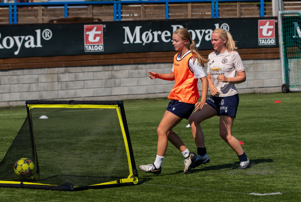 Dahle IL sine jenter er klare for Norway Cup.