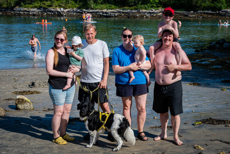 Fra venstre: Monika Tordhol, Kristian T. Gundrosen (barn), Aleksander Gundrosen og hunden Skills. Videre: Siri W. T. Nordbø, Eline Nordbø (barn), Tor-Arne Nordbø og Sander Nordbø (på skuldrene).